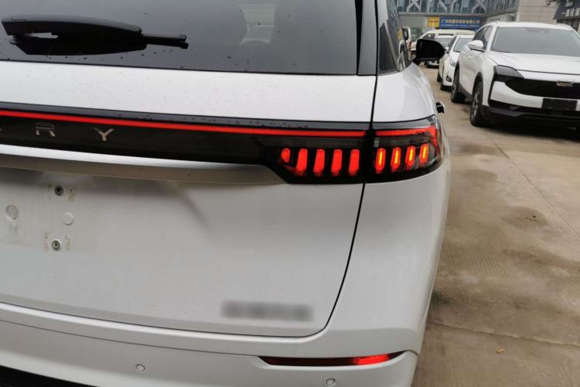 Used Chery Tiggo 9 2025 2.0T Automatic Two-Wheel Drive Luxury Edition 5 Seats Right Rear Taillight