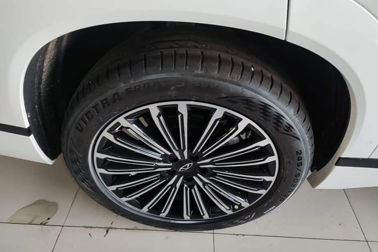 Used Chery Tiggo 9 2025 2.0T Automatic Two-Wheel Drive Luxury Edition 5 Seats Right Rear Wheel Hub