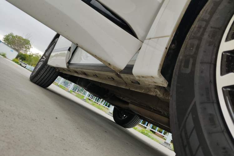 Used Chery Tiggo 9 2025 2.0T Automatic Two-Wheel Drive Luxury Edition 5 Seats Right Side Sill