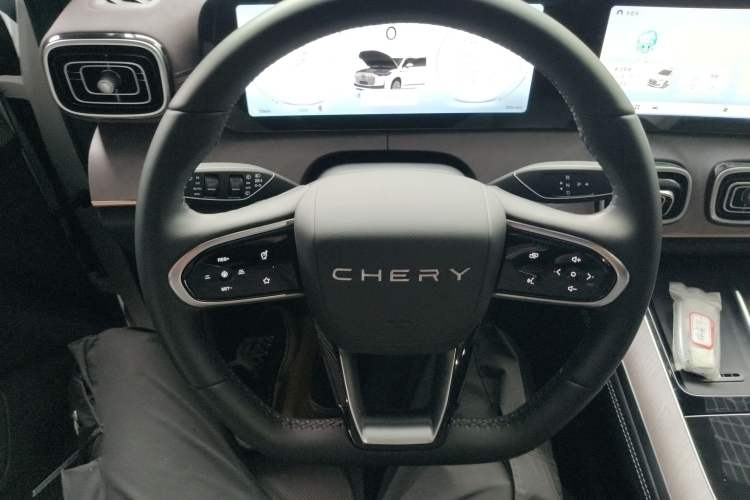 Used Chery Tiggo 9 2025 2.0T Automatic Two-Wheel Drive Luxury Edition 5 Seats Steering Wheel