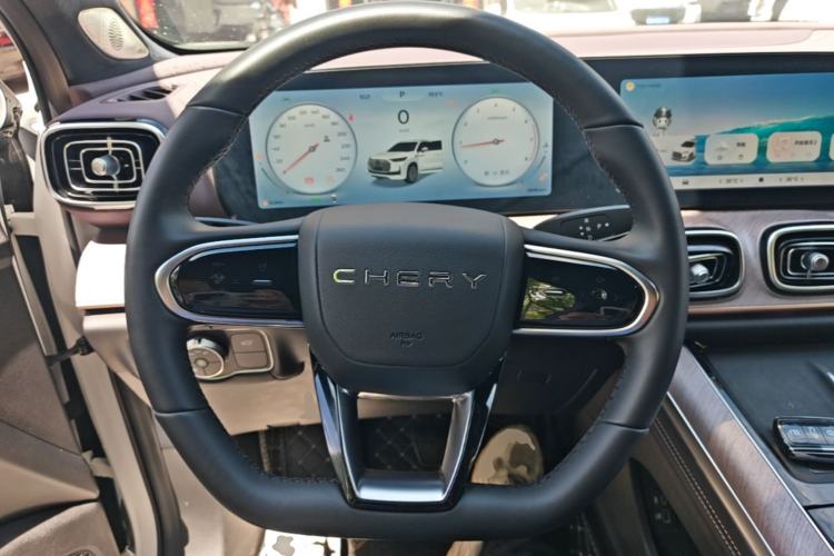 Used Chery Tiggo 9 2025 2.0T Automatic Two-Wheel Drive Luxury Edition 5 Seats Steering Wheel