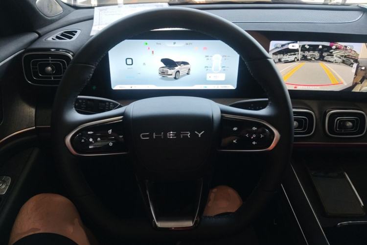 Used Chery Tiggo 9 2025 2.0T Dual-Clutch Two-Wheel Drive Luxury Edition 5 Seats Steering Wheel