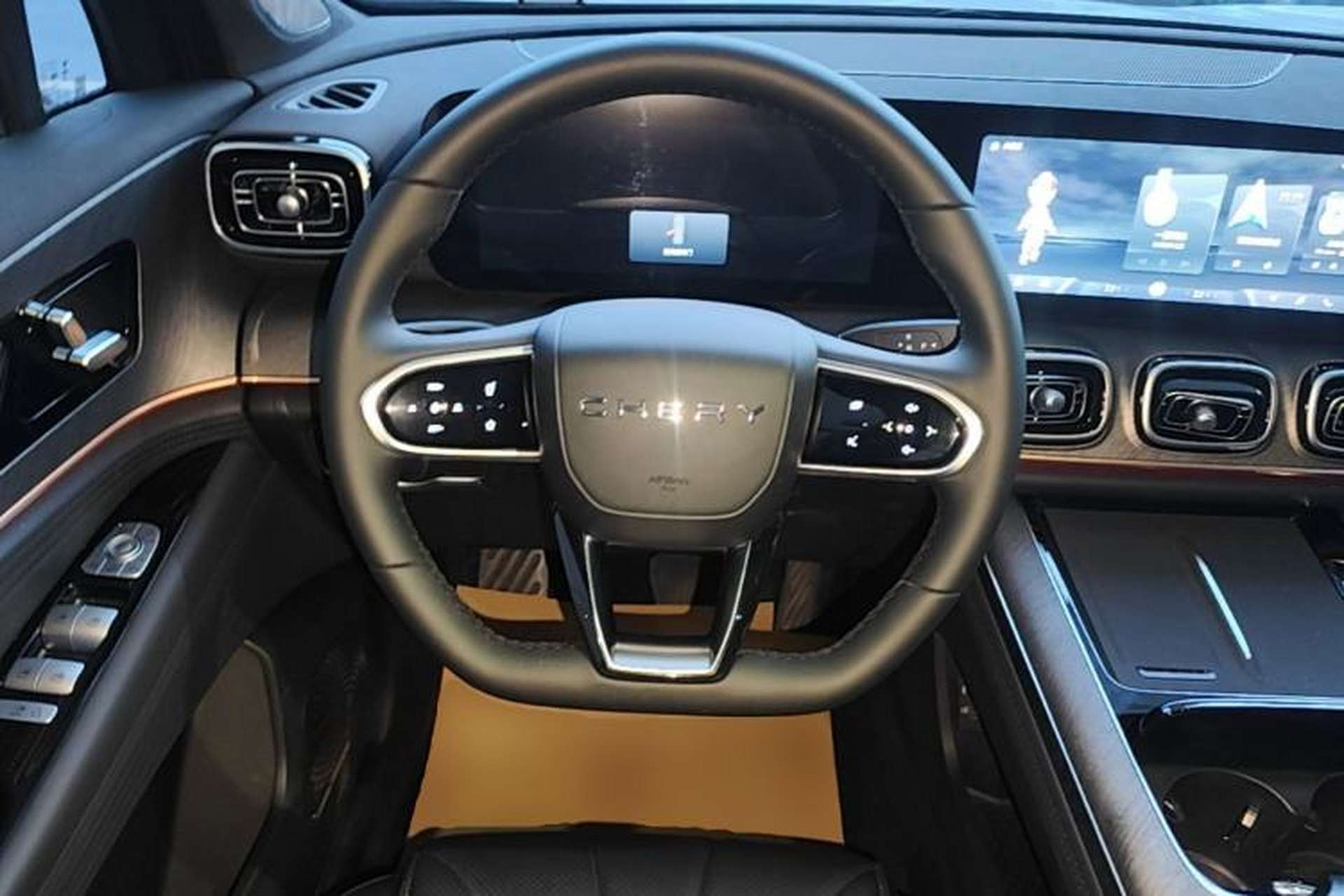 Used Chery Tiggo 9 2025 2.0T Dual-Clutch Two-Wheel Drive Luxury Edition 5 Seats Steering Wheel