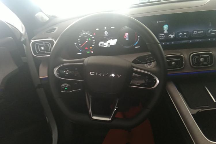 Used Chery Tiggo 9 2025 2.0T Automatic Two-Wheel Drive Luxury Edition 5 Seats Steering Wheel