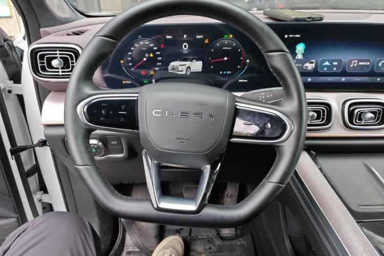 Used Chery Tiggo 9 2025 2.0T Automatic Two-Wheel Drive Luxury Edition 5 Seats Steering Wheel