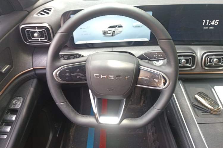 Used Chery Tiggo 9 2025 2.0T Dual-Clutch Two-Wheel Drive Comfort Edition 5 Seats Steering Wheel