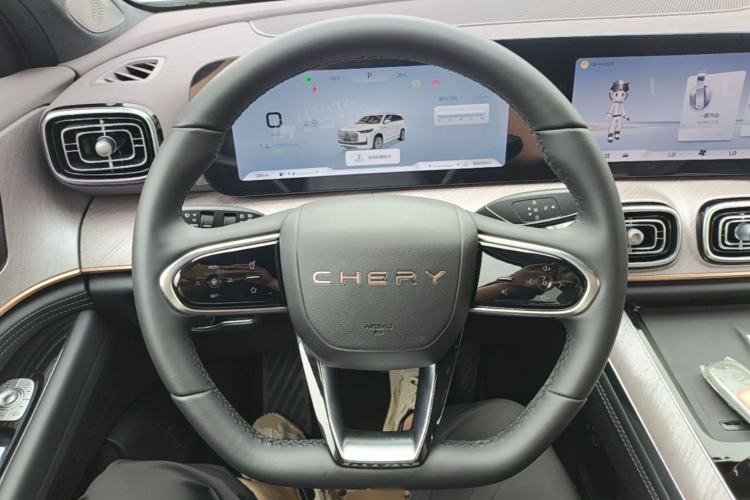Used Chery Tiggo 9 2025 2.0T Automatic Two-Wheel Drive Luxury Edition 5 Seats Steering Wheel