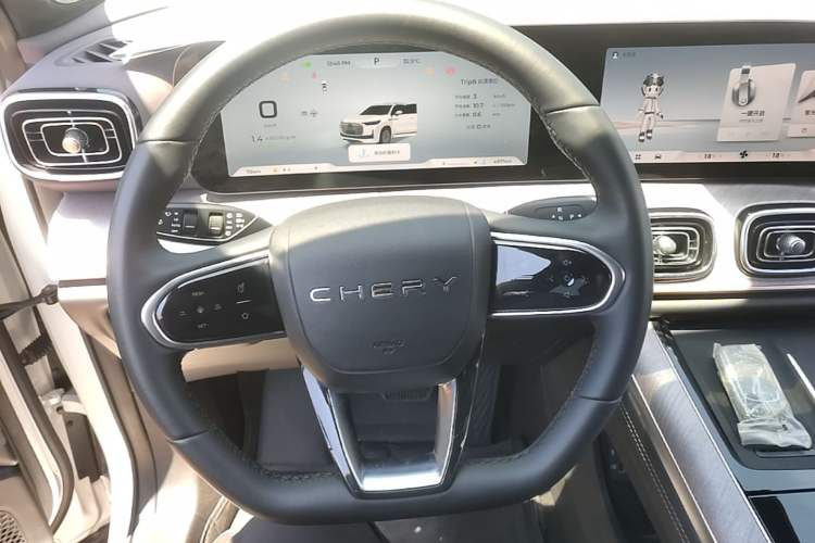 Used Chery Tiggo 9 2025 2.0T Automatic Two-Wheel Drive Luxury Edition 5 Seats Steering Wheel