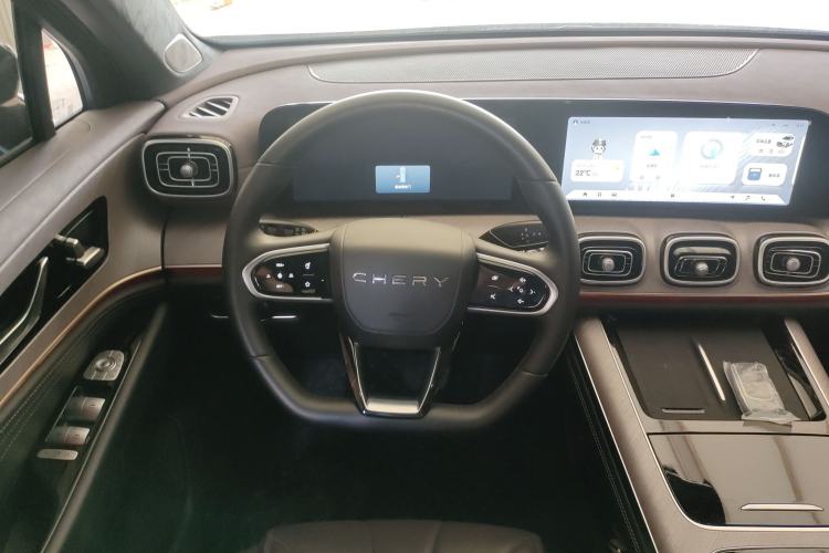 Used Chery Tiggo 9 2025 2.0T Automatic Two-Wheel Drive Luxury Edition 5 Seats Steering Wheel