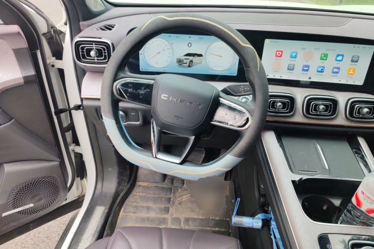 Used Chery Tiggo 9 2025 2.0T Dual-Clutch Two-Wheel Drive Luxury Edition 5 Seats Steering Wheel