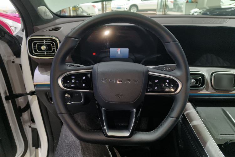 Used Chery Tiggo 9 2025 2.0T Automatic Two-Wheel Drive Luxury Edition 5 Seats Steering Wheel