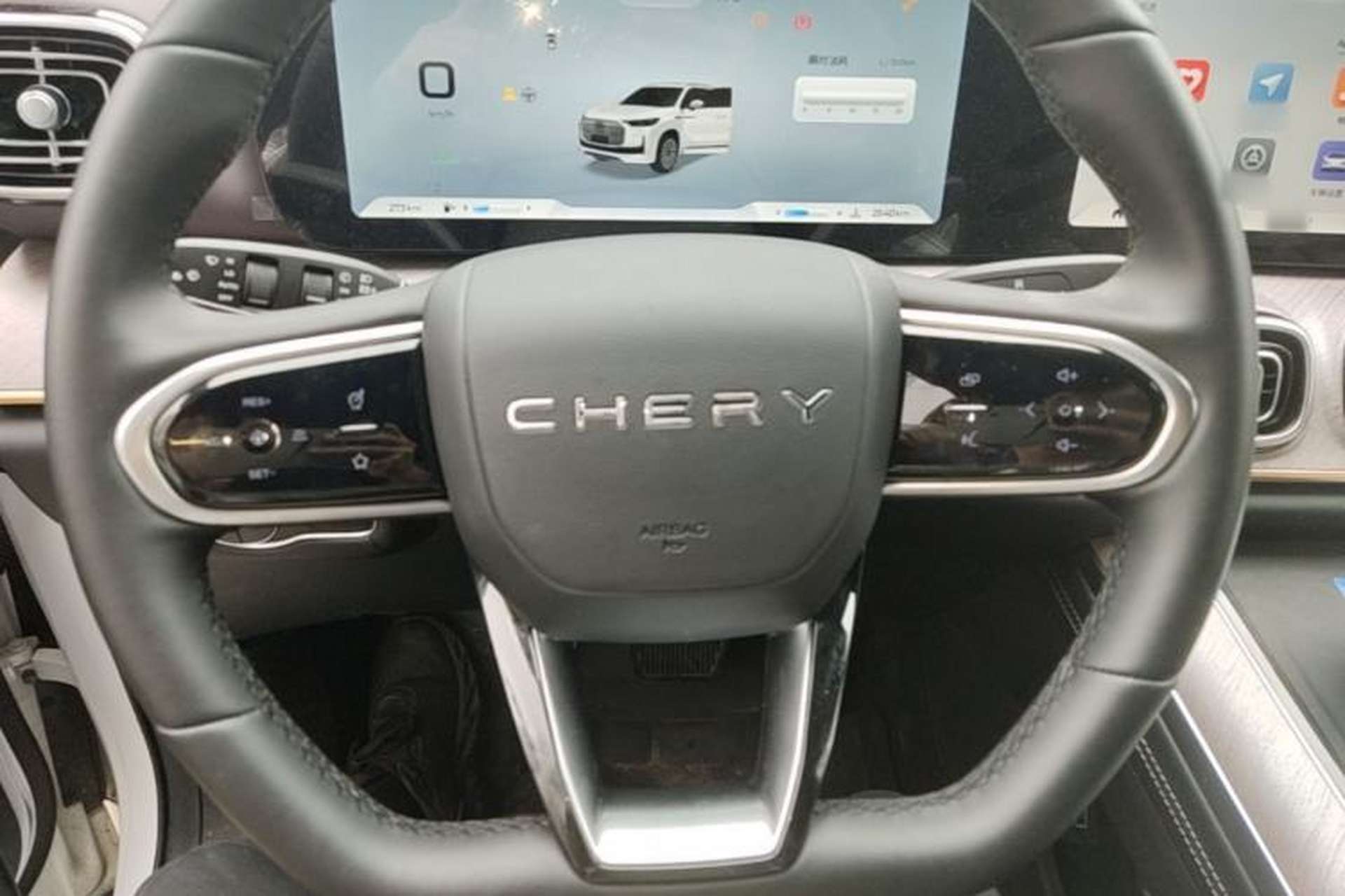 Used Chery Tiggo 9 2025 2.0T Automatic Two-Wheel Drive Luxury Edition 5 Seats Steering Wheel