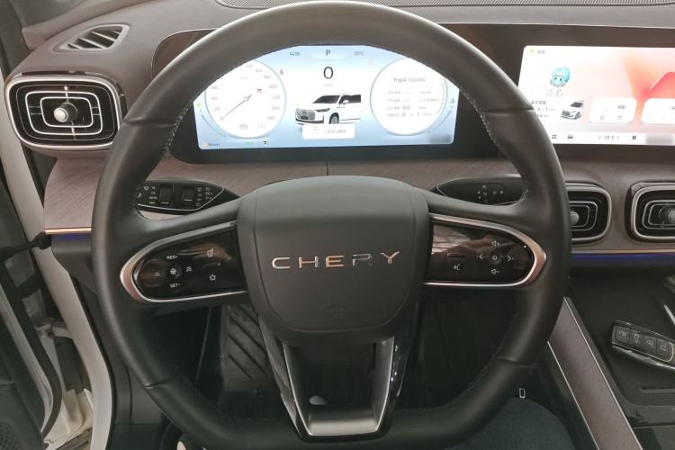 Used Chery Tiggo 9 2025 2.0T Automatic Two-Wheel Drive Luxury Edition 5 Seats Steering Wheel