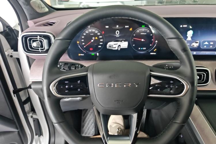 Used Chery Tiggo 9 2025 2.0T Automatic Two-Wheel Drive Luxury Edition 5 Seats Steering Wheel