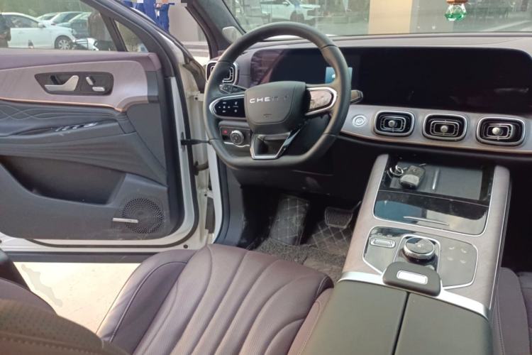 Used Chery Tiggo 9 2025 2.0T Automatic Two-Wheel Drive Luxury Edition 5 Seats Steering Wheel