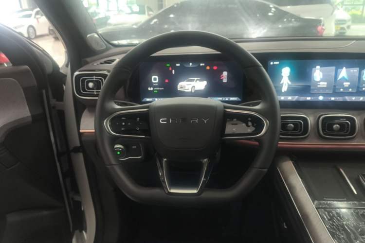 Used Chery Tiggo 9 2025 2.0T Automatic Two-Wheel Drive Luxury Edition 5 Seats Steering Wheel
