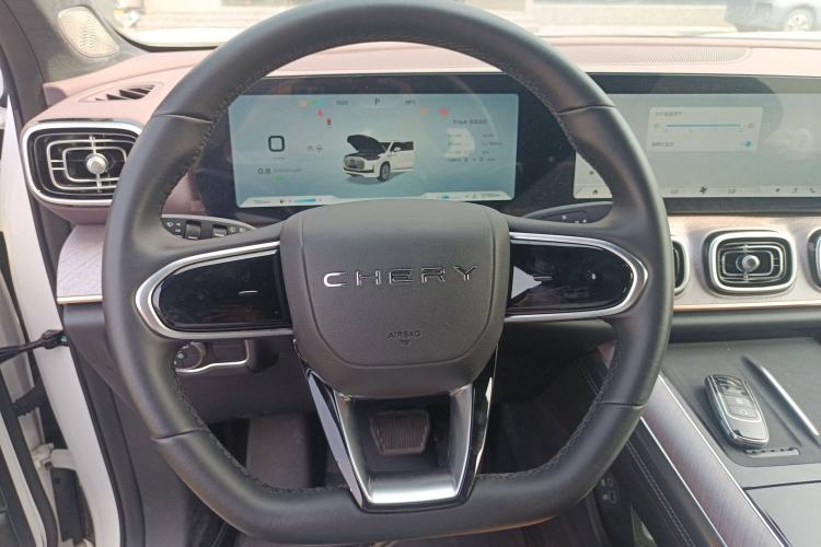 Used Chery Tiggo 9 2025 2.0T Automatic Two-Wheel Drive Luxury Edition 5 Seats Steering Wheel