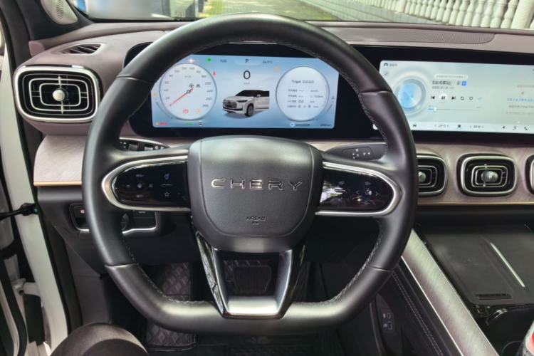 Used Chery Tiggo 9 2025 2.0T Automatic Two-Wheel Drive Luxury Edition 5 Seats Steering Wheel