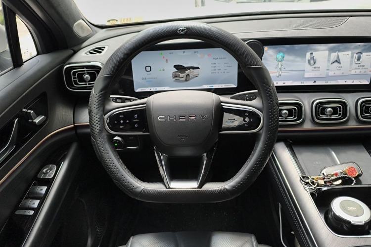 Used Chery Tiggo 9 2025 2.0T Dual-Clutch Two-Wheel Drive Luxury Edition 5 Seats Steering Wheel
