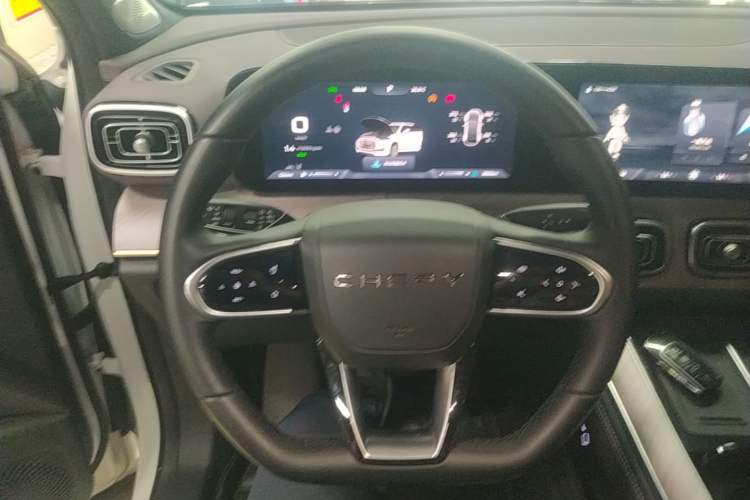 Used Chery Tiggo 9 2025 2.0T Automatic Two-Wheel Drive Luxury Edition 5 Seats Steering Wheel