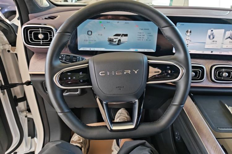 Used Chery Tiggo 9 2025 2.0T Automatic Two-Wheel Drive Luxury Edition 5 Seats Steering Wheel