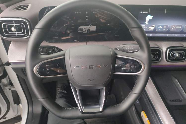 Used Chery Tiggo 9 2025 2.0T Automatic Two-Wheel Drive Luxury Edition 5 Seats Steering Wheel