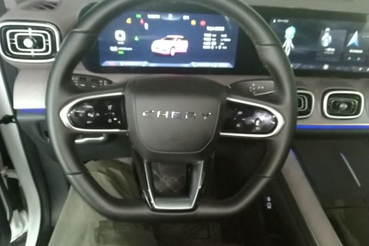 Used Chery Tiggo 9 2025 2.0T Automatic Two-Wheel Drive Luxury Edition 5 Seats Steering Wheel