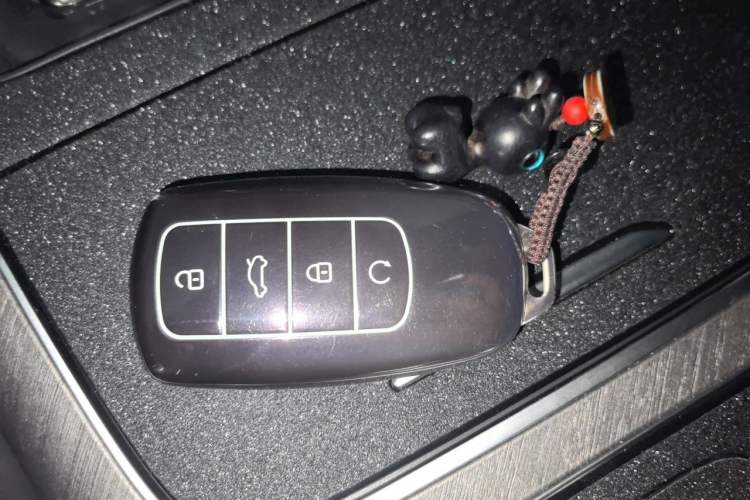 Used Chery Tiggo 9 2025 2.0T Automatic All-Wheel Drive Luxury Edition 5 Seats Vehicle Key
