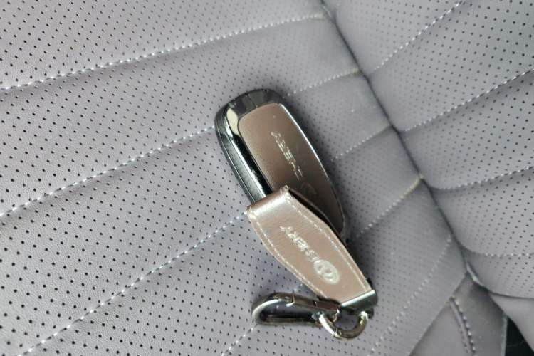 Used Chery Tiggo 9 2025 2.0T Dual-Clutch Two-Wheel Drive Luxury Edition 5 Seats Vehicle Key