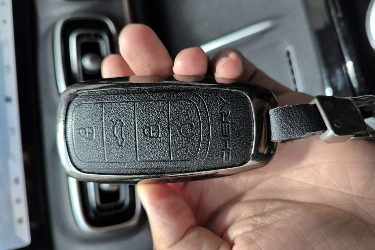 Used Chery Tiggo 9 2025 2.0T Dual-Clutch Two-Wheel Drive Luxury Edition 5 Seats Vehicle Key