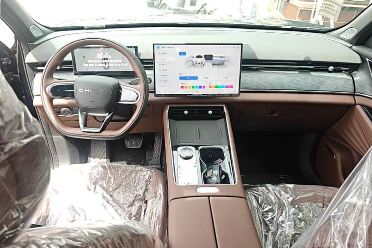 Used Chery Tiggo 9 2026 Model 9X 2.0T Automatic Two-Wheel Drive Luxury Edition Center Console