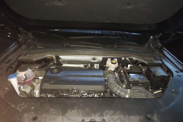 Used Chery Tiggo 9 2026 Model 9X 2.0T Automatic Two-Wheel Drive Navigation Edition Engine Bay