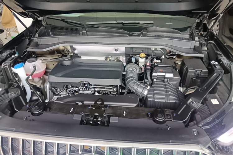 Used Chery Tiggo 9 2026 Model 9X 2.0T Automatic Two-Wheel Drive Luxury Edition Engine Bay