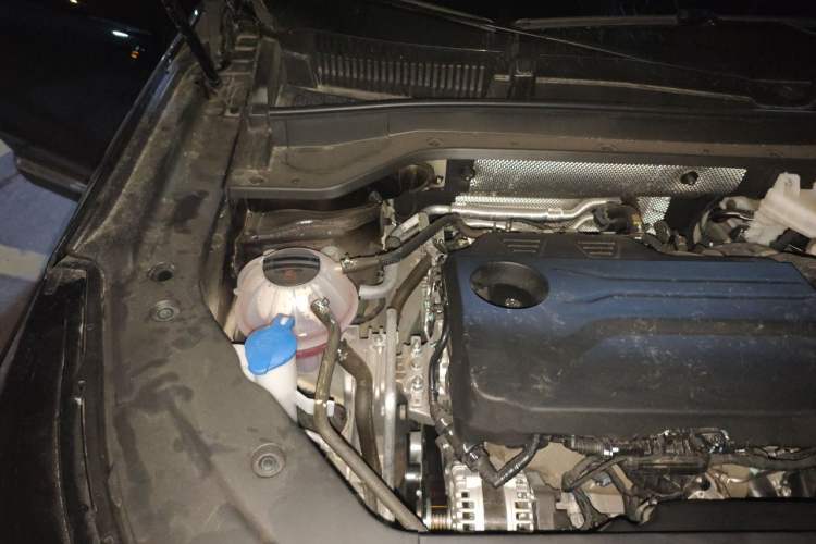 Used Chery Tiggo 9 2026 Model 9X 2.0T Automatic Two-Wheel Drive Navigation Edition Engine Bay Right