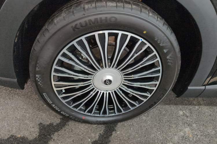 Used Chery Tiggo 9 2026 Model 9X 2.0T Automatic Two-Wheel Drive Prestige Edition Left Front Wheel Hub