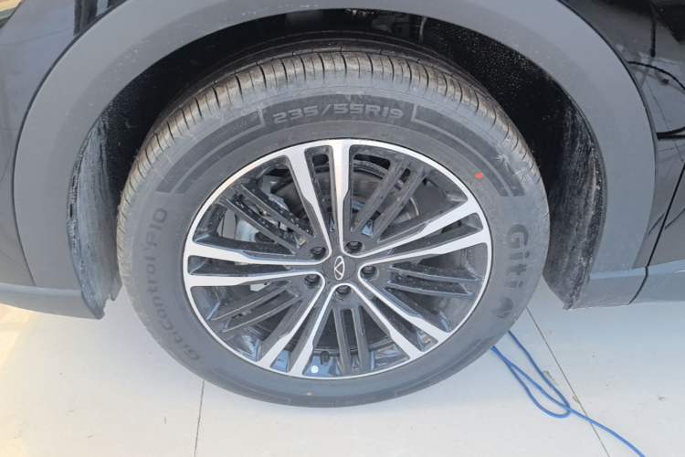 Used Chery Tiggo 9 2026 Model 9X 2.0T Automatic Two-Wheel Drive Luxury Edition Left Front Wheel Hub