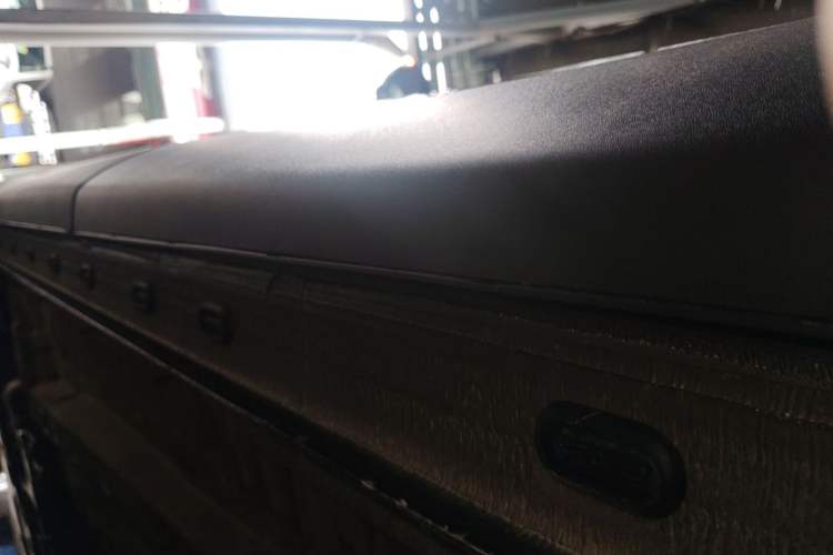 Used Chery Tiggo 9 2026 Model 9X 2.0T Automatic Two-Wheel Drive Luxury Edition Left Side Sill