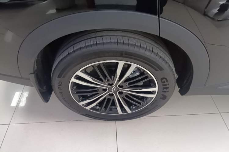 Used Chery Tiggo 9 2026 Model 9X 2.0T Automatic Two-Wheel Drive Luxury Edition Right Rear Wheel Hub