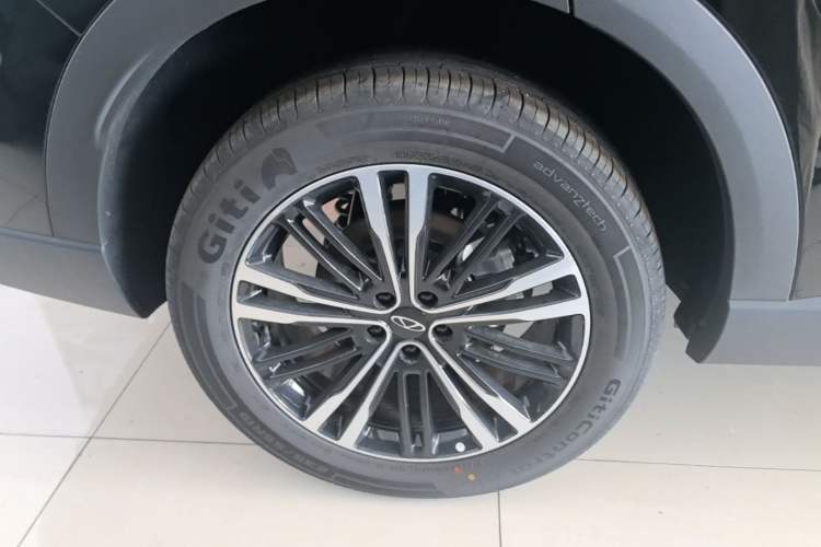 Used Chery Tiggo 9 2026 Model 9X 2.0T Automatic Two-Wheel Drive Luxury Edition Right Rear Wheel Hub