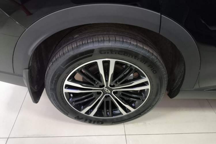 Used Chery Tiggo 9 2026 Model 9X 2.0T Automatic Two-Wheel Drive Luxury Edition Right Rear Wheel Hub