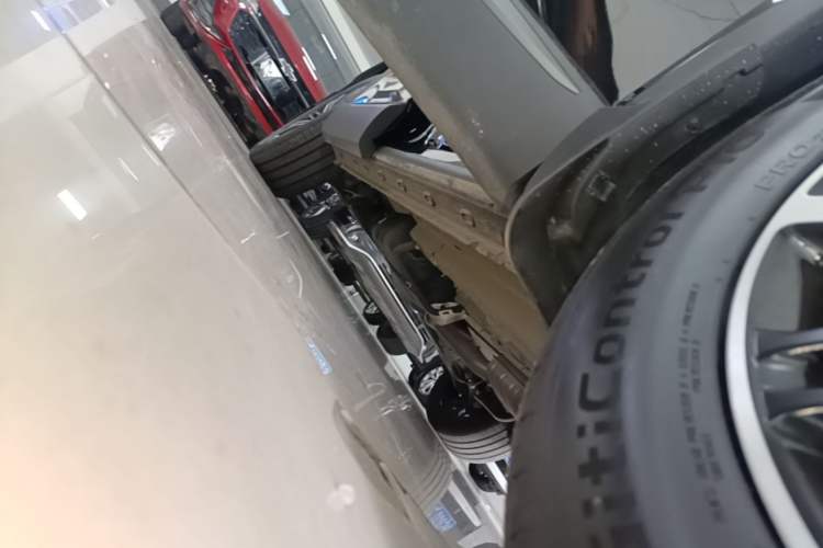 Used Chery Tiggo 9 2026 Model 9X 2.0T Automatic Two-Wheel Drive Luxury Edition Right Side Sill