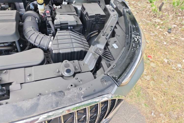 Used Chery Tiggo 9 2026 Model 9X 2.0T Automatic Two-Wheel Drive Luxury Edition Engine Bay Left