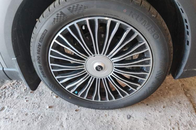 Used Chery Tiggo 9 2026 Model 9X 2.0T Automatic Two-Wheel Drive Prestige Edition Right Front Wheel Hub