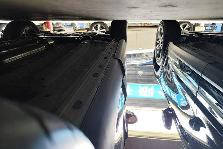 Used Chery Tiggo 9 2026 Model 9X 2.0T Automatic Two-Wheel Drive Prestige Edition Left Side Sill