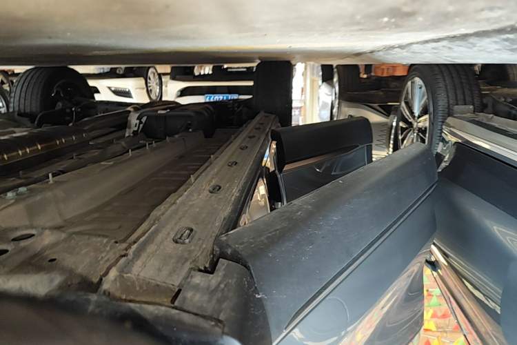 Used Chery Tiggo 9 2026 Model 9X 2.0T Automatic Two-Wheel Drive Prestige Edition Right Side Sill