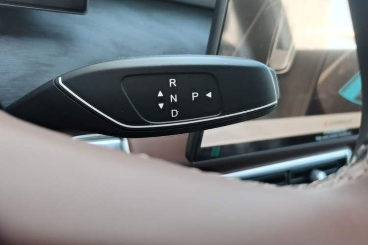 Used Chery Tiggo 9 2026 Model 9X 2.0T Automatic Two-Wheel Drive Luxury Edition Gear Lever