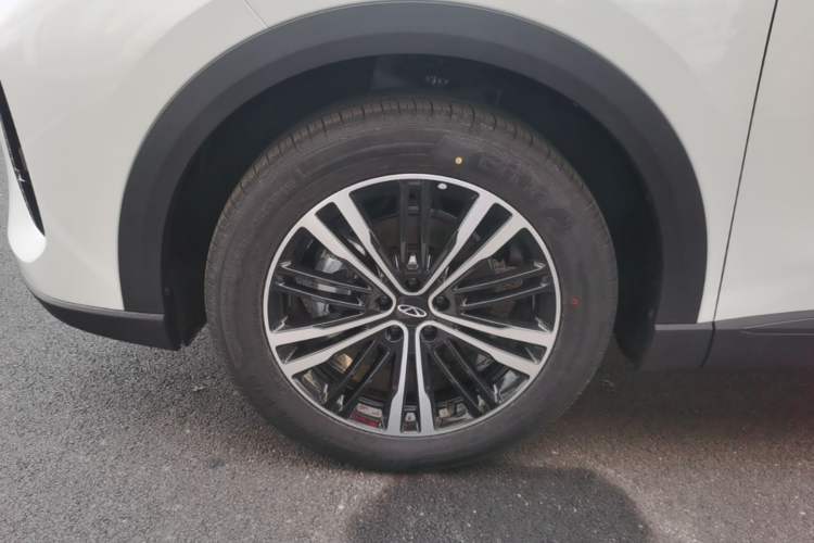 Used Chery Tiggo 9 2026 Model 9X 2.0T Automatic Two-Wheel Drive Luxury Edition Left Front Wheel Hub