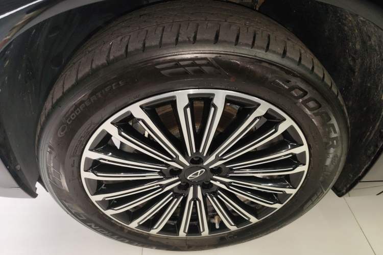 Used Chery Tiggo 9 C-DM 2025 1.5T 106KM Ultra-Comfort Version 7 Seats Lithium Iron Phosphate Exterior 4