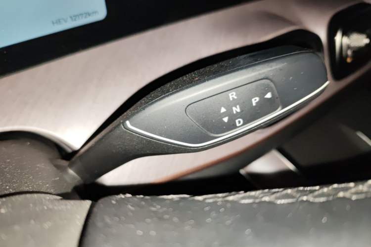 Used Chery Tiggo 9 C-DM 2025 1.5T 106KM Enjoy Edition 5 Seats Lithium-Ion Battery Gear Lever
