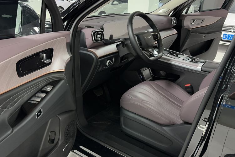 Used Chery Tiggo 9 C-DM 2025 1.5T 106KM Enjoy Edition 5 Seats Lithium Iron Phosphate Interior 2